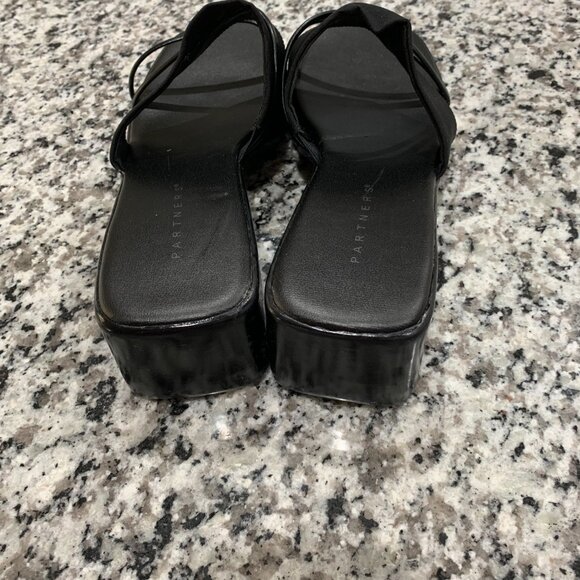 Partners Brand Women's Black Fabric Sandals Size 10 - Picture 4 of 6